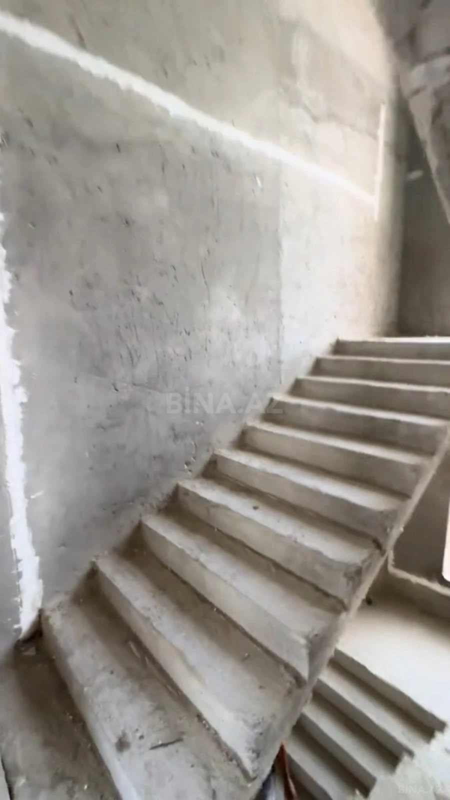 Satılır 6 otaqlı həyət evi 360 m²