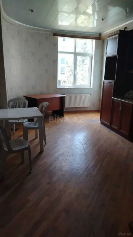 Satılır 3 otaqlı mənzil 137 m²