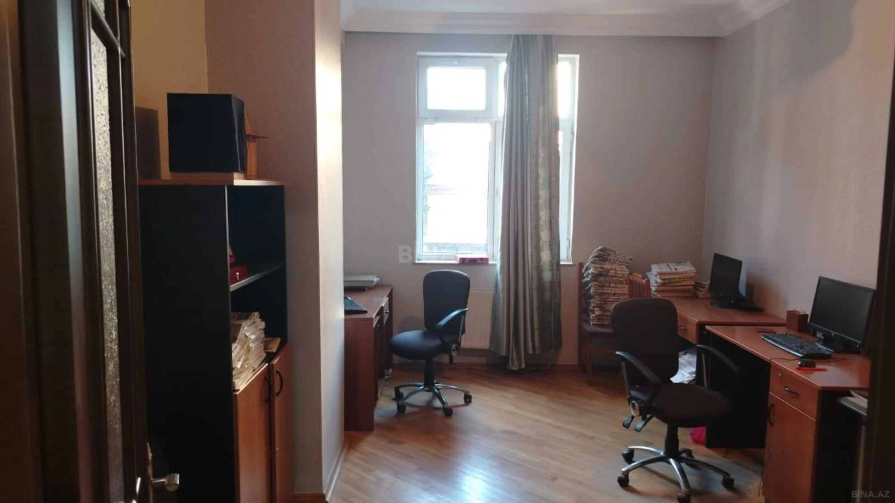 Satılır 3 otaqlı mənzil 137 m²