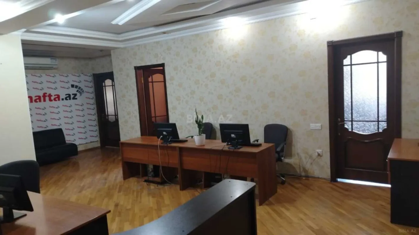 Satılır 3 otaqlı mənzil 137 m²