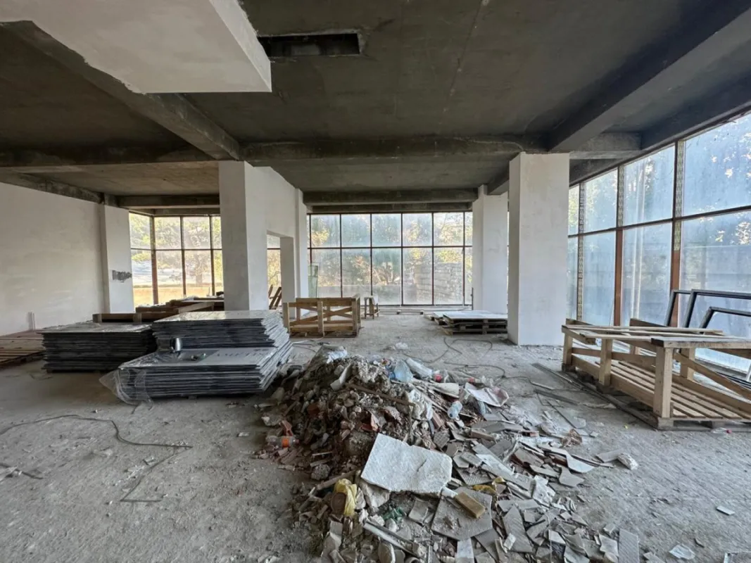 Satılır obyekt 431 m²