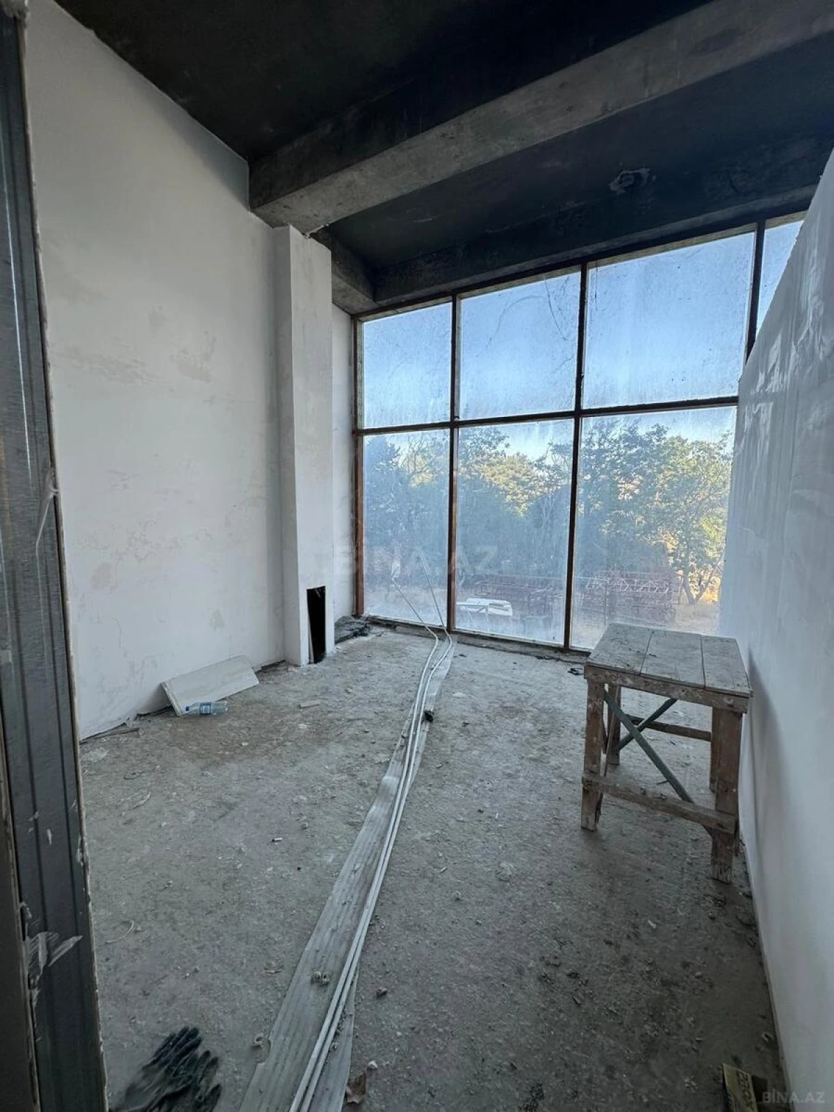 Satılır obyekt 431 m²