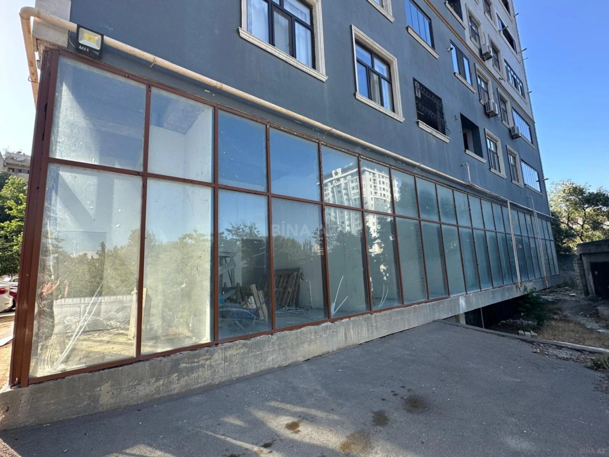 Satılır obyekt 431 m²