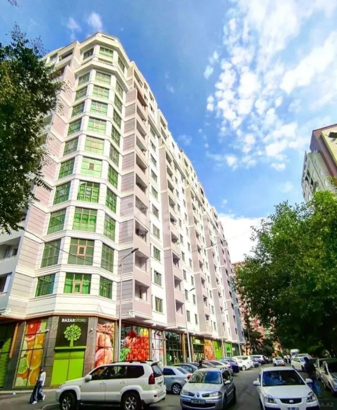 Satılır 4 otaqlı mənzil 171 m²