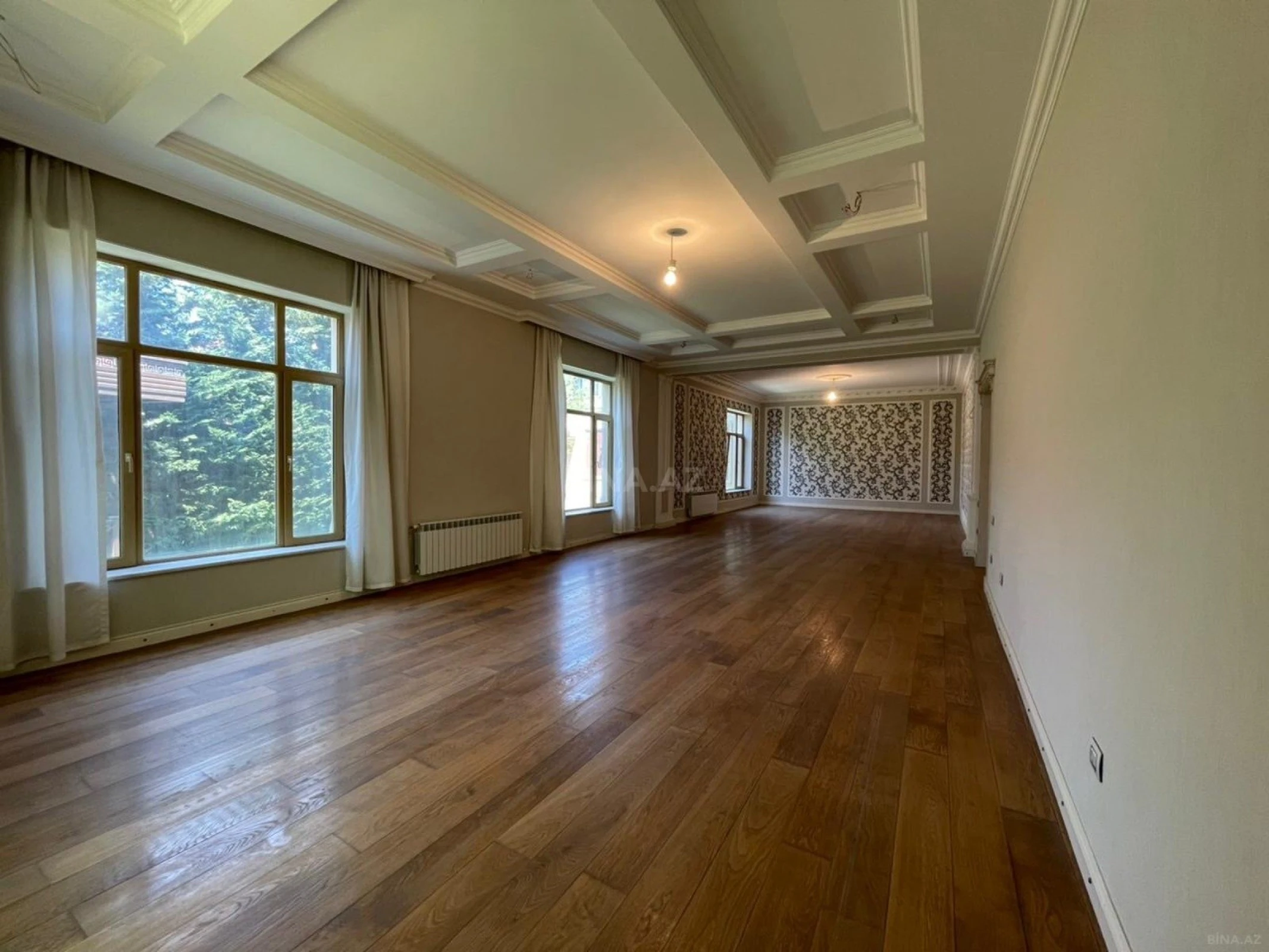 Satılır 10 otaqlı həyət evi 591 m²