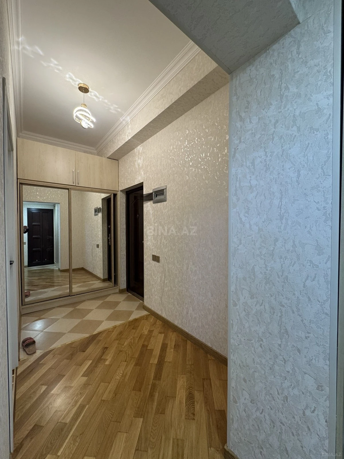 Satılır 2 otaqlı mənzil 60 m²