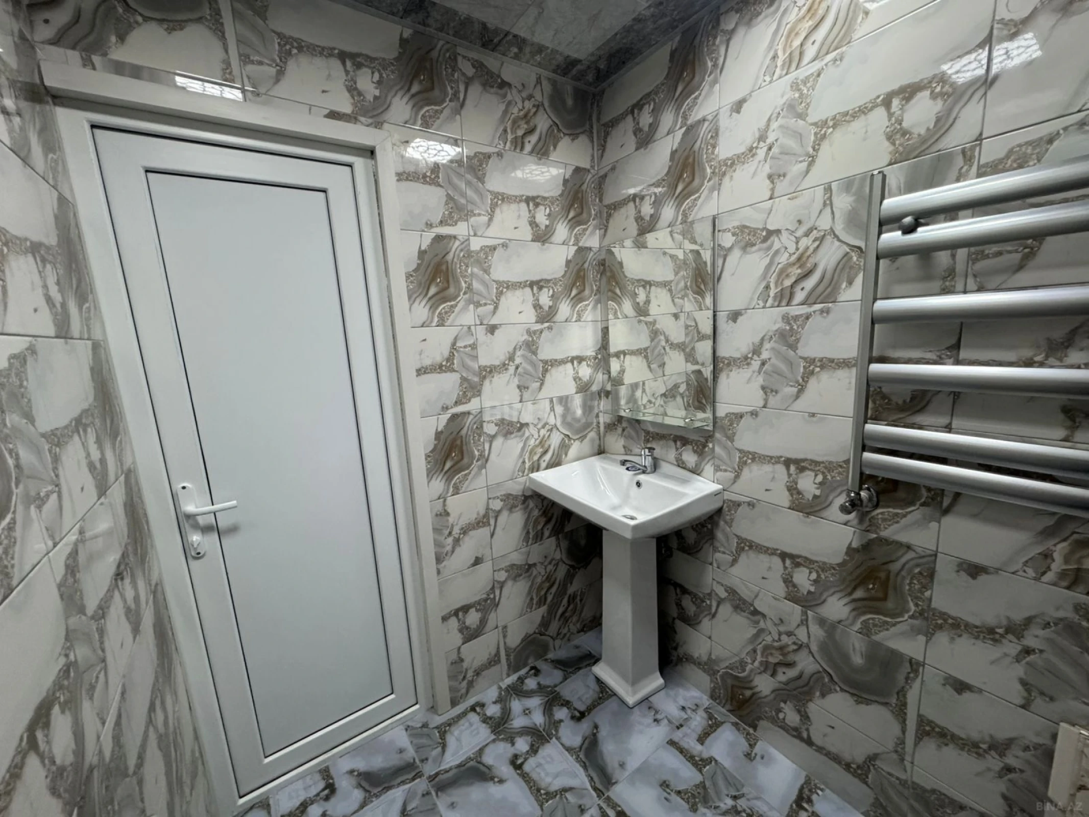 Satılır 2 otaqlı mənzil 55 m²