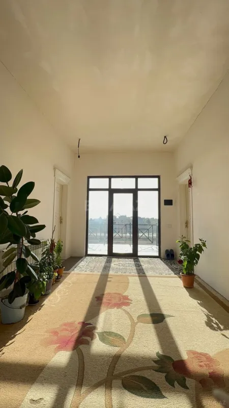 Satılır 5 otaqlı həyət evi 220 m²