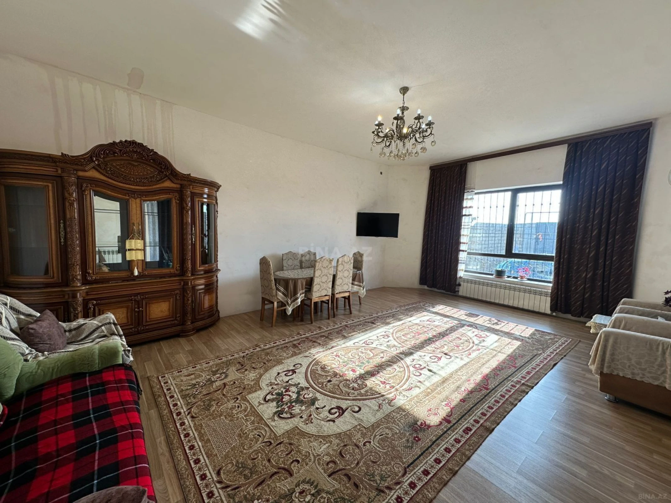 Satılır 5 otaqlı həyət evi 220 m²
