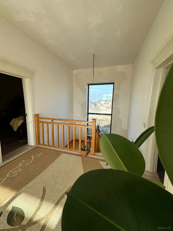 Satılır 5 otaqlı həyət evi 220 m²