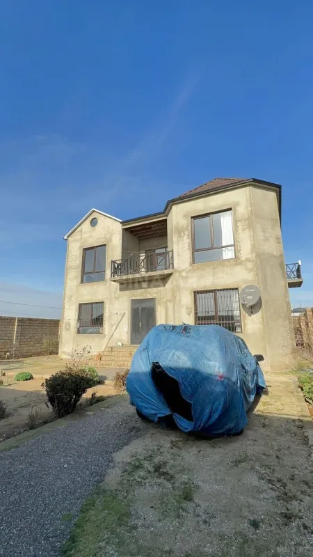 Satılır 5 otaqlı həyət evi 220 m²