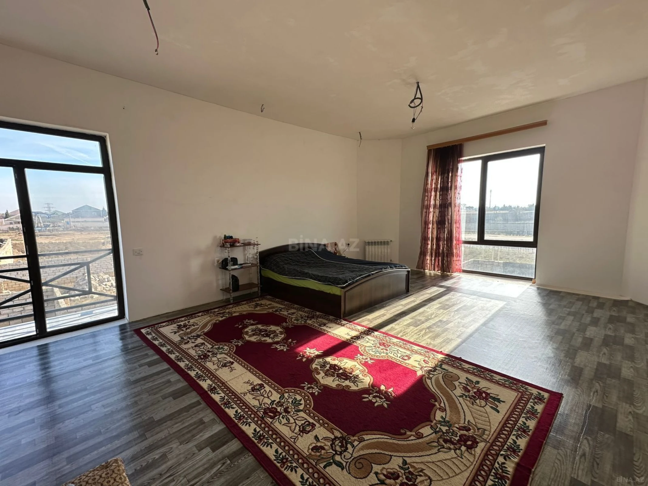 Satılır 5 otaqlı həyət evi 220 m²
