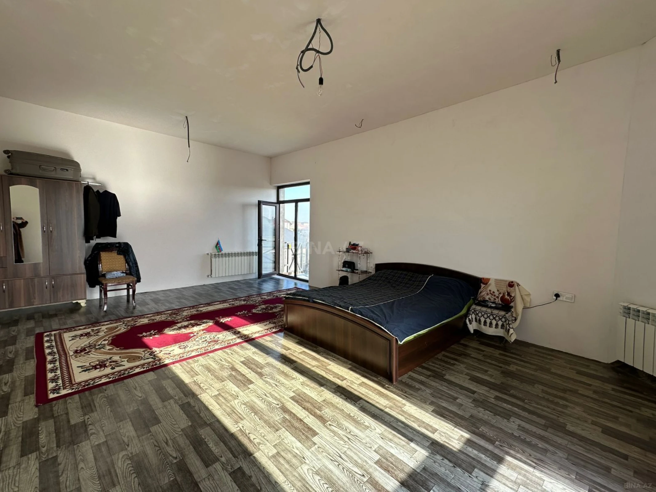 Satılır 5 otaqlı həyət evi 220 m²
