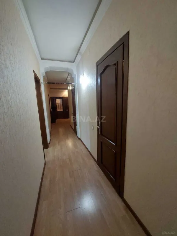 Satılır 3 otaqlı mənzil 140 m²