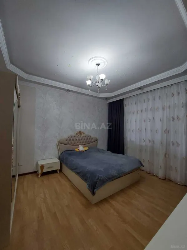 Satılır 3 otaqlı mənzil 140 m²