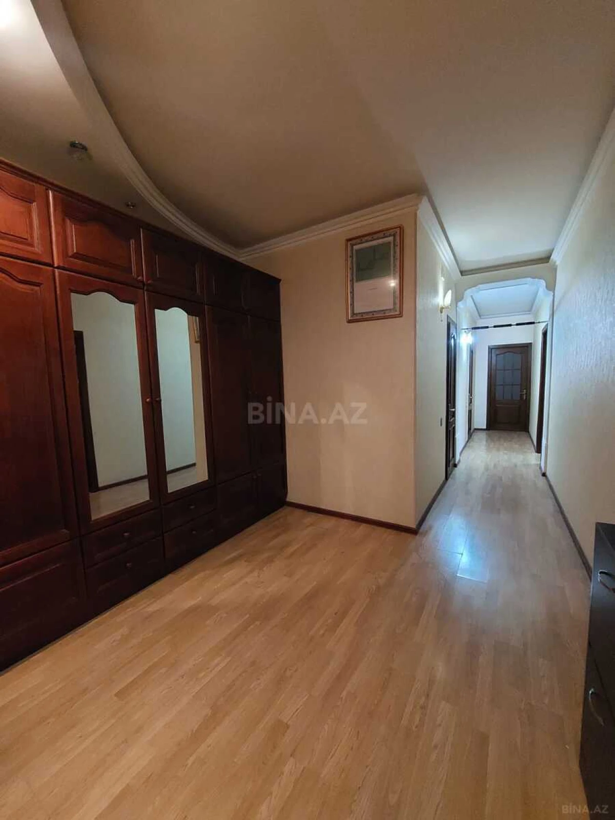 Satılır 3 otaqlı mənzil 140 m²