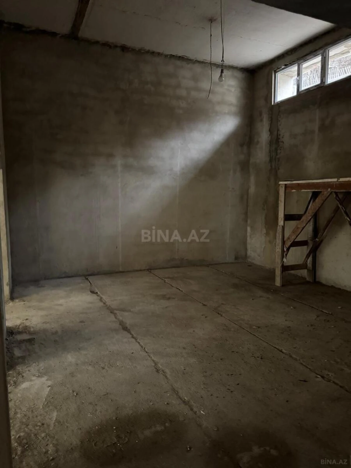 Satılır obyekt 350 m²