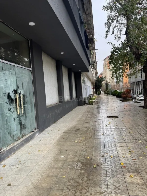 Satılır obyekt 350 m²