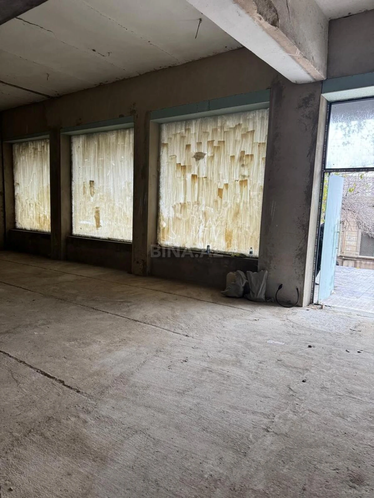 Satılır obyekt 350 m²