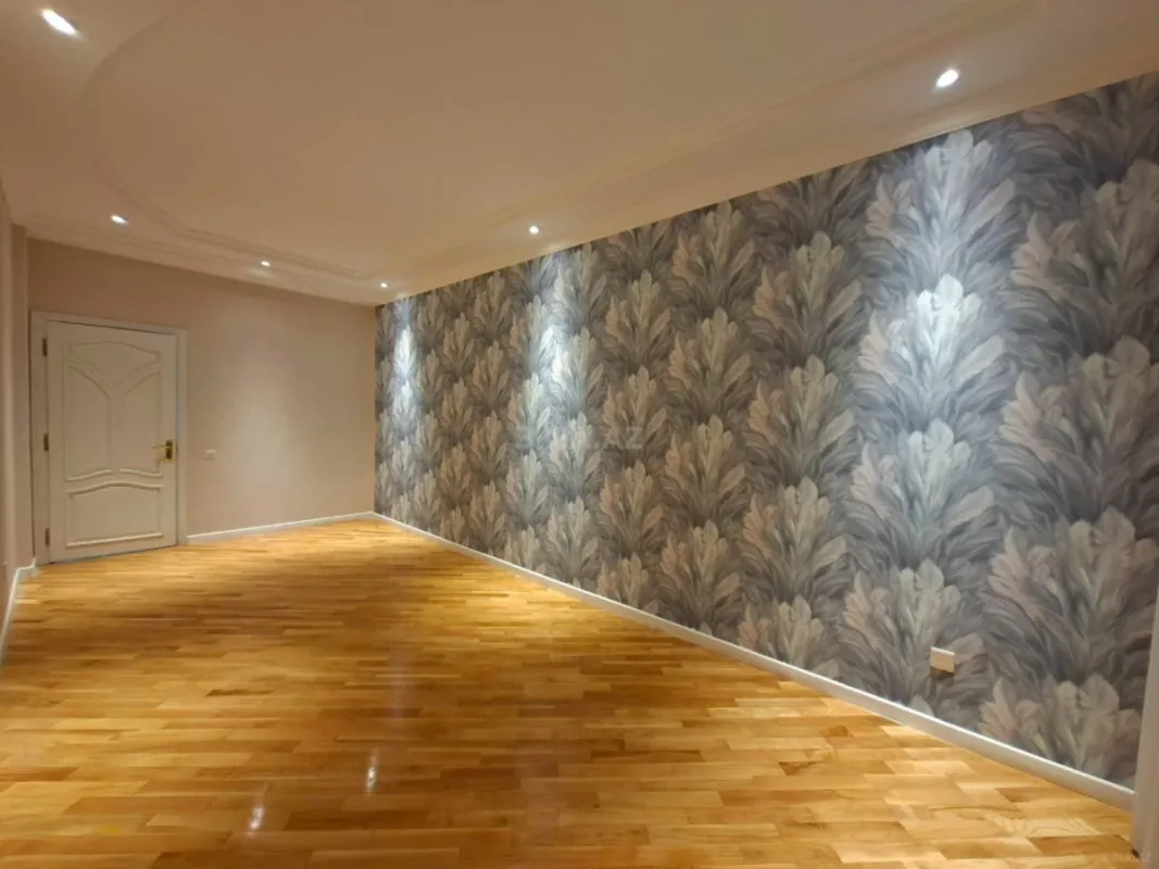 Satılır 4 otaqlı mənzil 160 m²