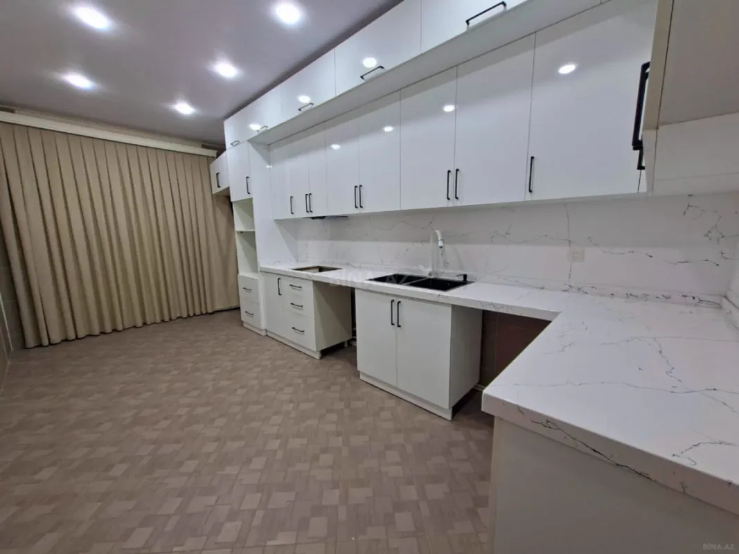 Satılır 4 otaqlı mənzil 160 m²