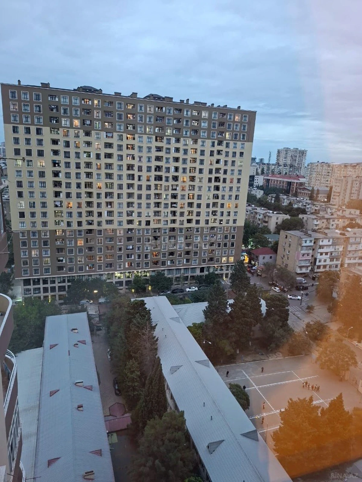 Satılır 4 otaqlı mənzil 160 m²