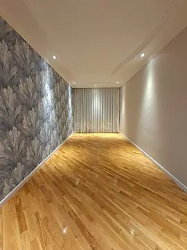 Satılır 4 otaqlı mənzil 160 m²