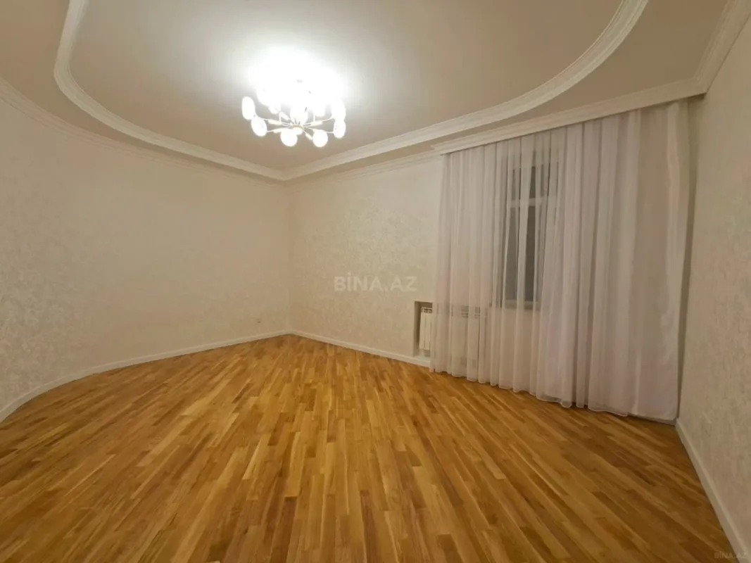 Satılır 4 otaqlı mənzil 160 m²