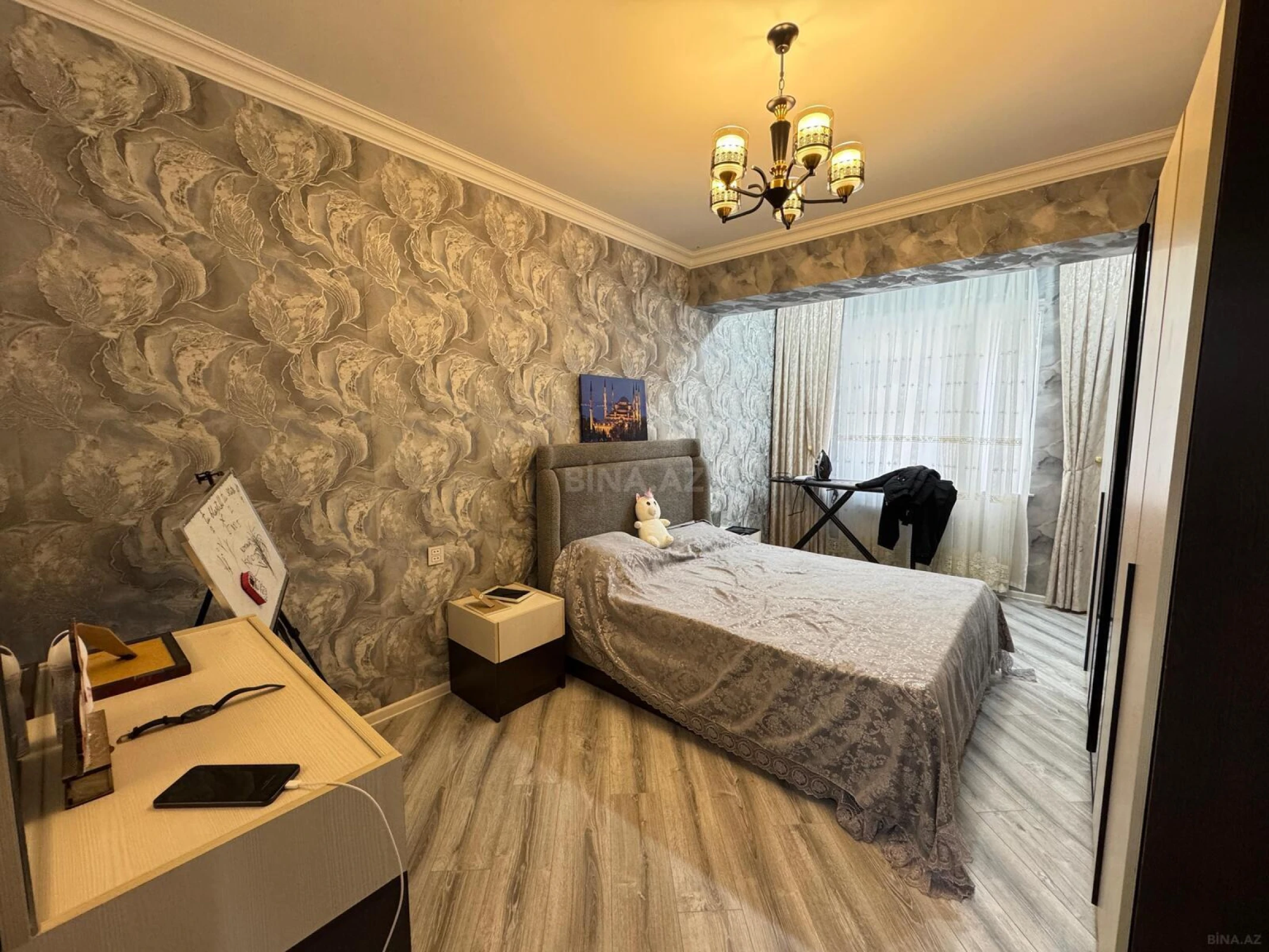 Satılır 4 otaqlı mənzil 128 m²