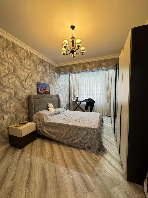 Satılır 4 otaqlı mənzil 128 m²