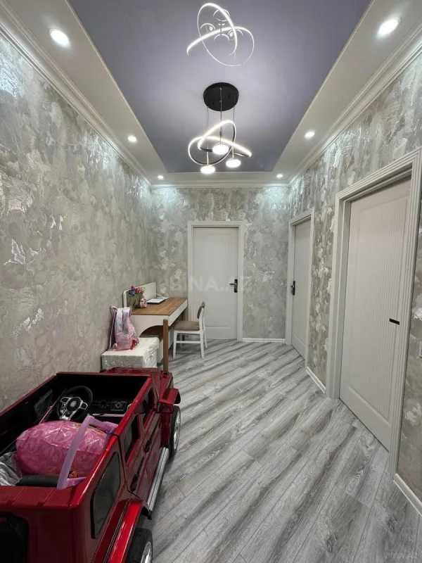 Satılır 4 otaqlı mənzil 128 m²