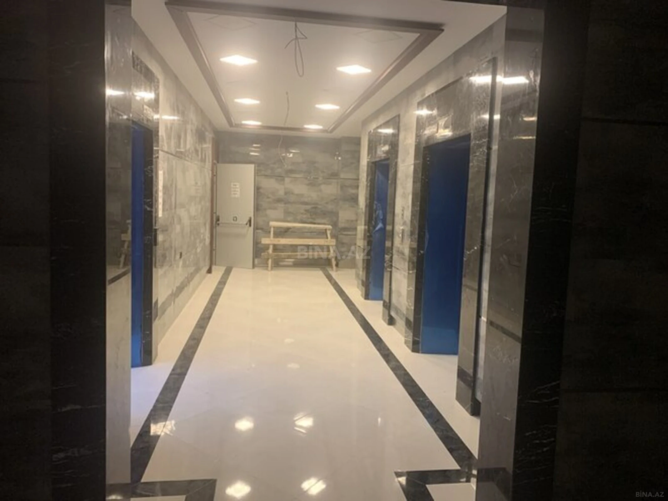 Satılır 3 otaqlı mənzil 157 m²