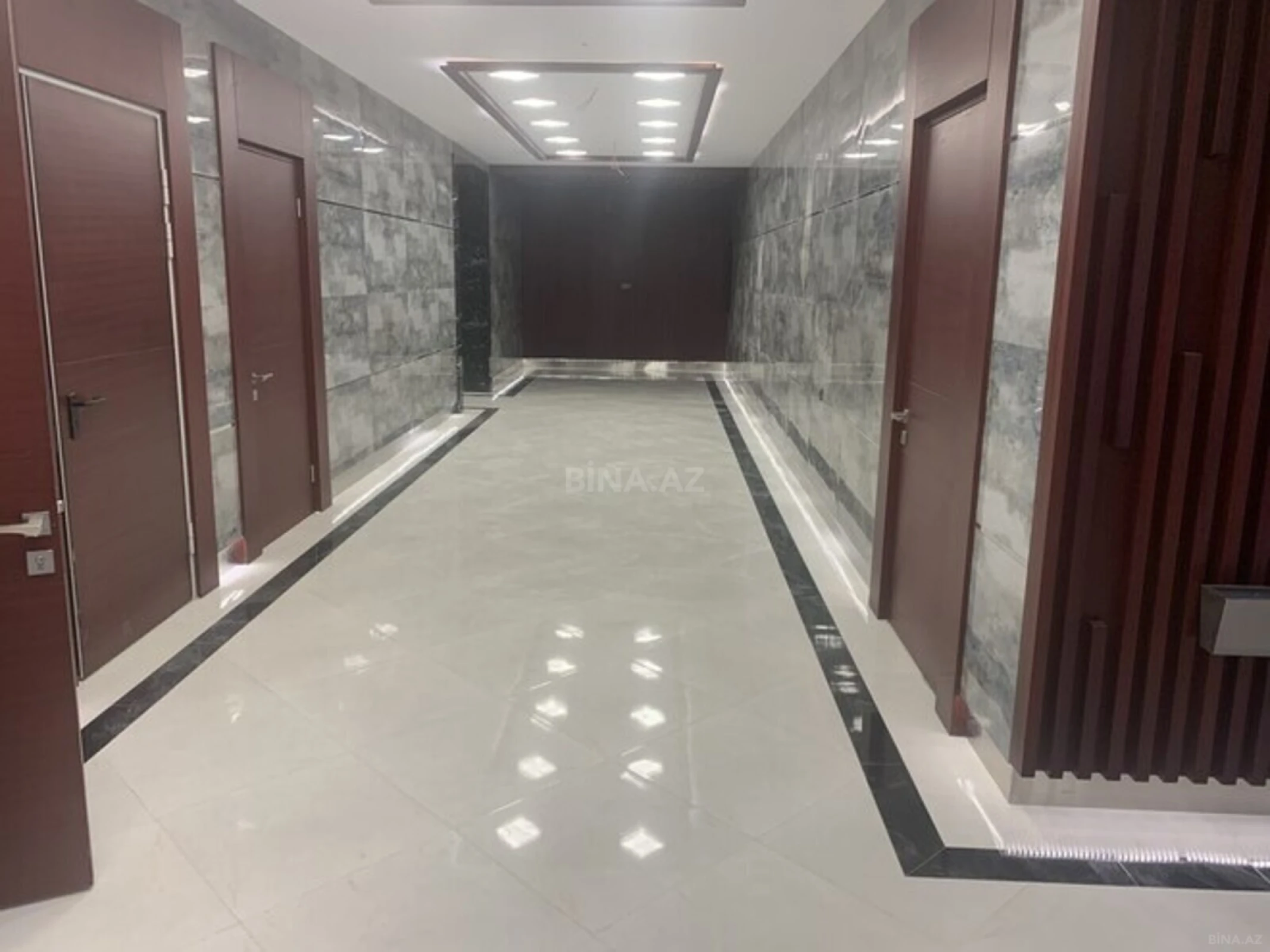 Satılır 3 otaqlı mənzil 157 m²