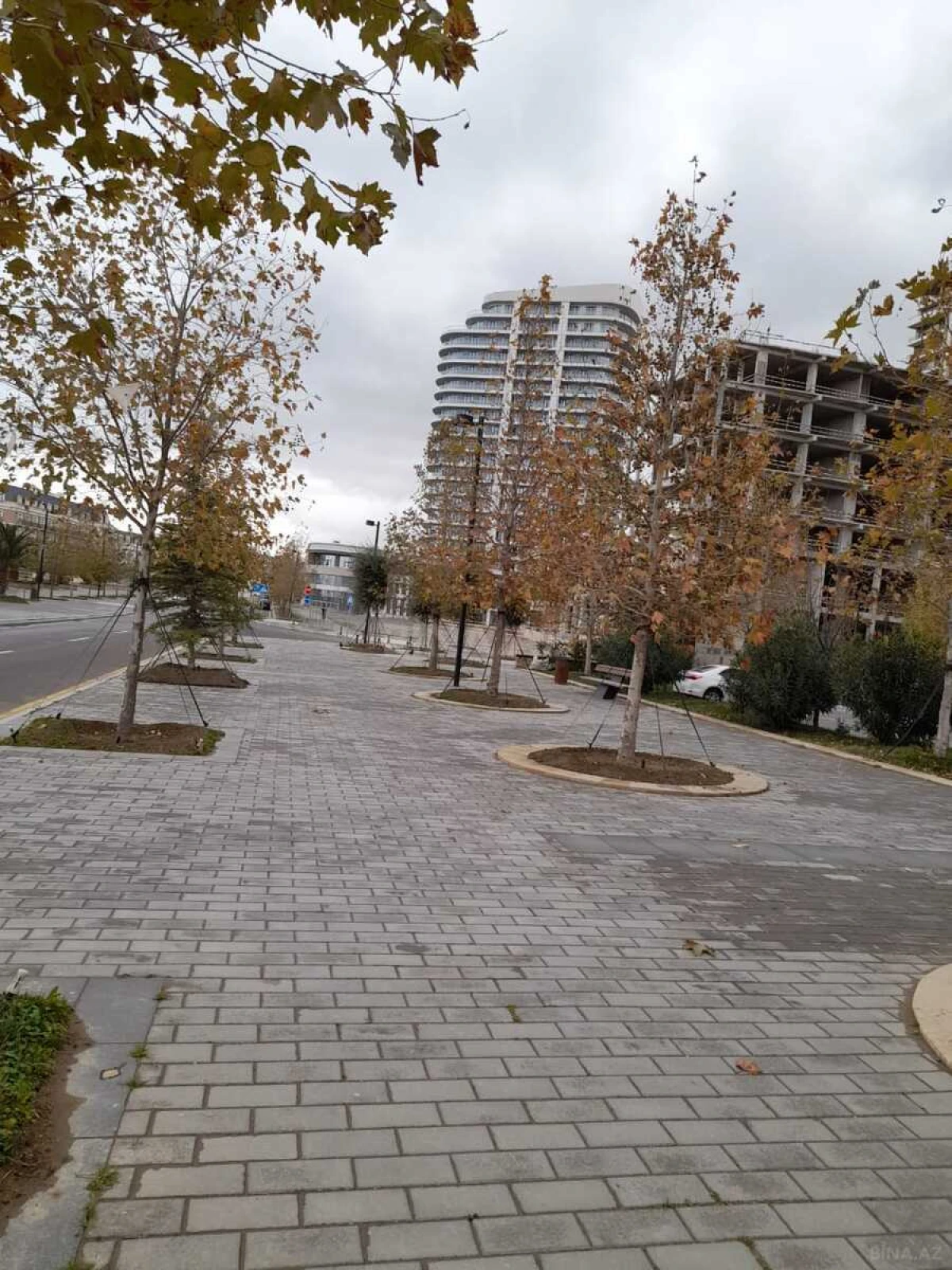 Satılır 3 otaqlı mənzil 157 m²