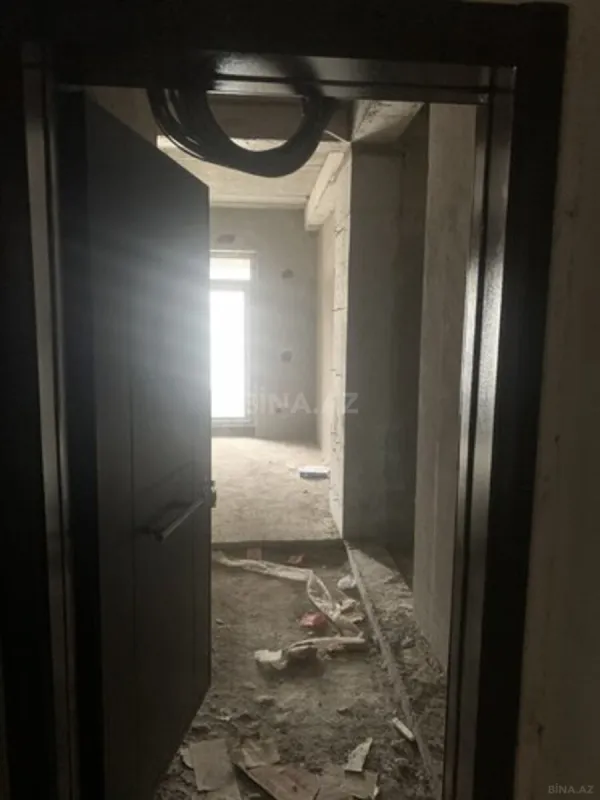 Satılır 3 otaqlı mənzil 157 m²