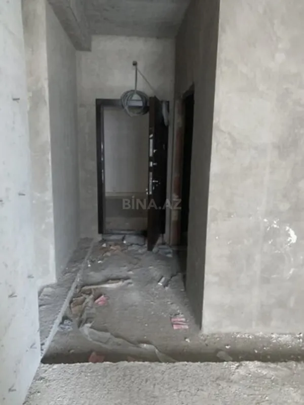 Satılır 3 otaqlı mənzil 157 m²
