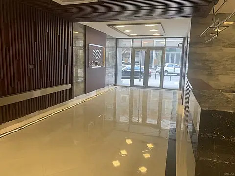 Satılır 3 otaqlı mənzil 157 m²