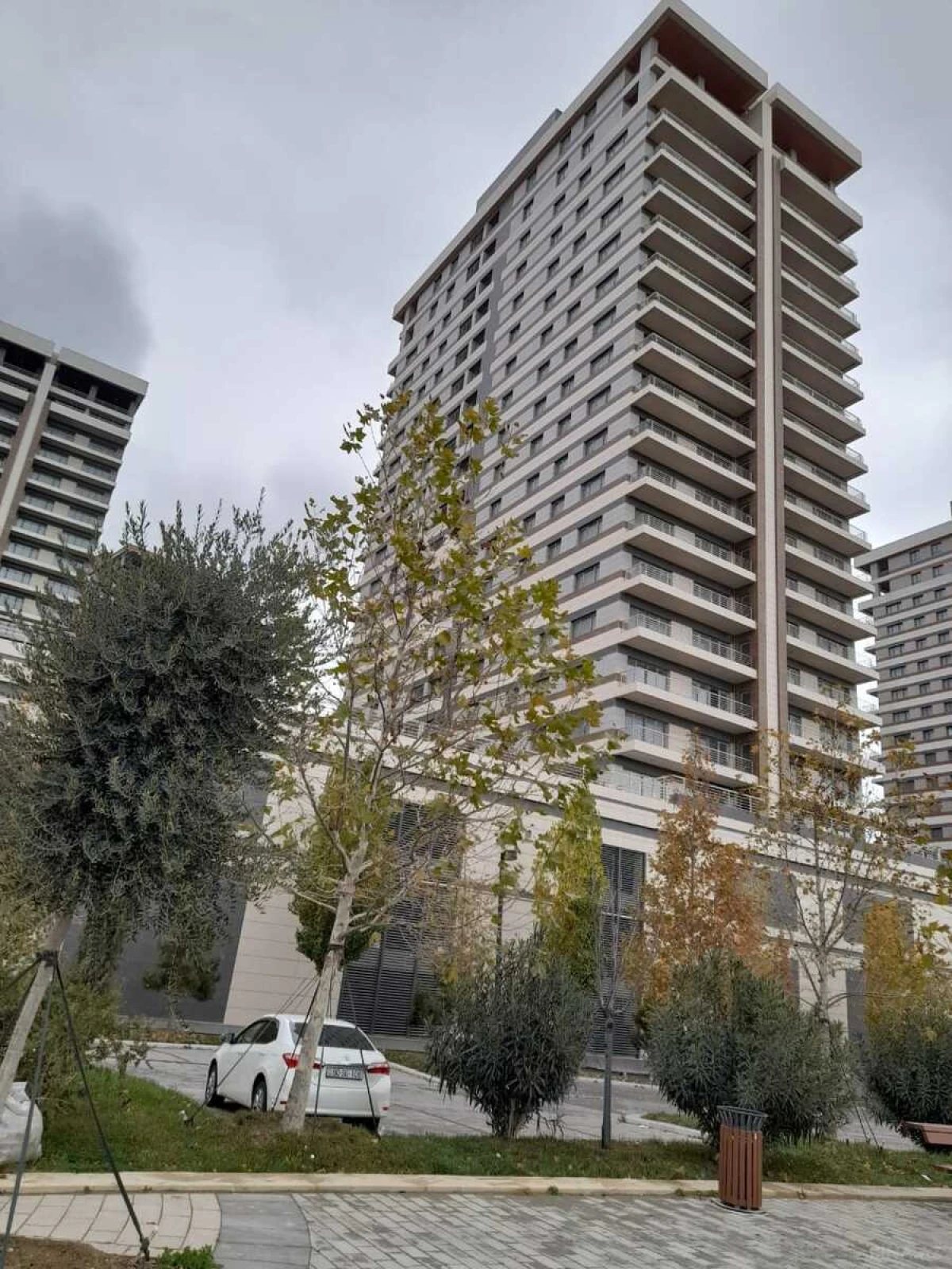 Satılır 3 otaqlı mənzil 157 m²