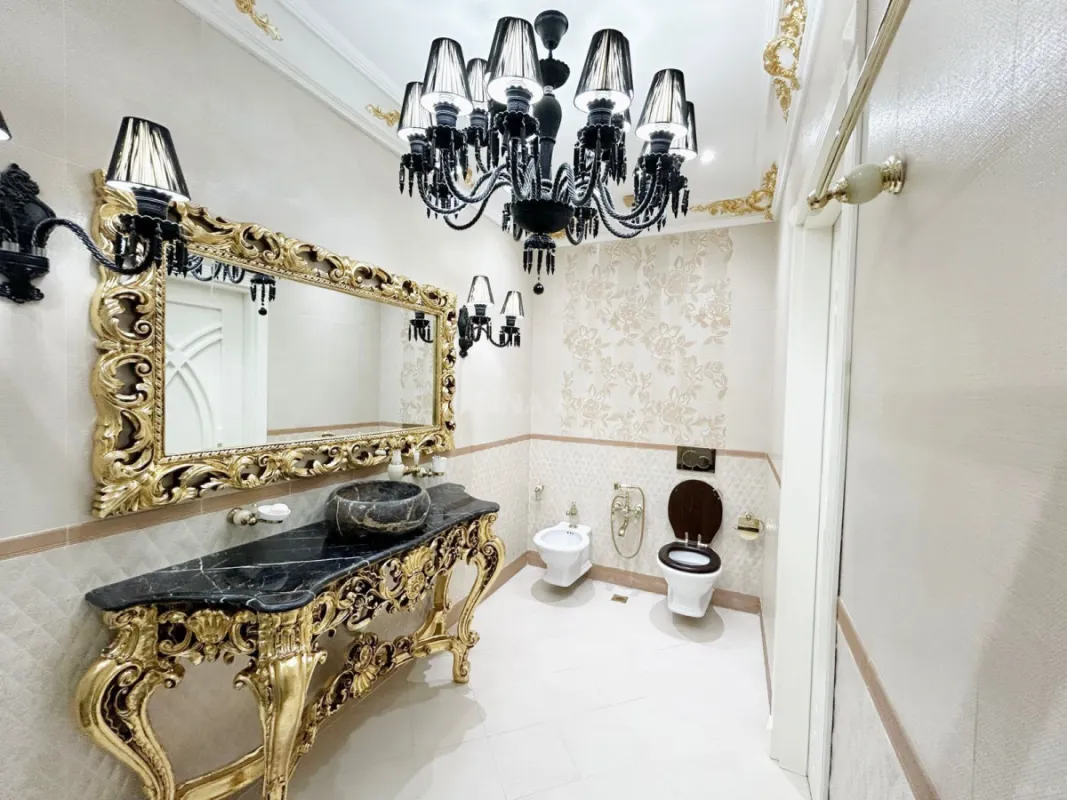 Kirayə verilir 4 otaqlı mənzil 200 m²