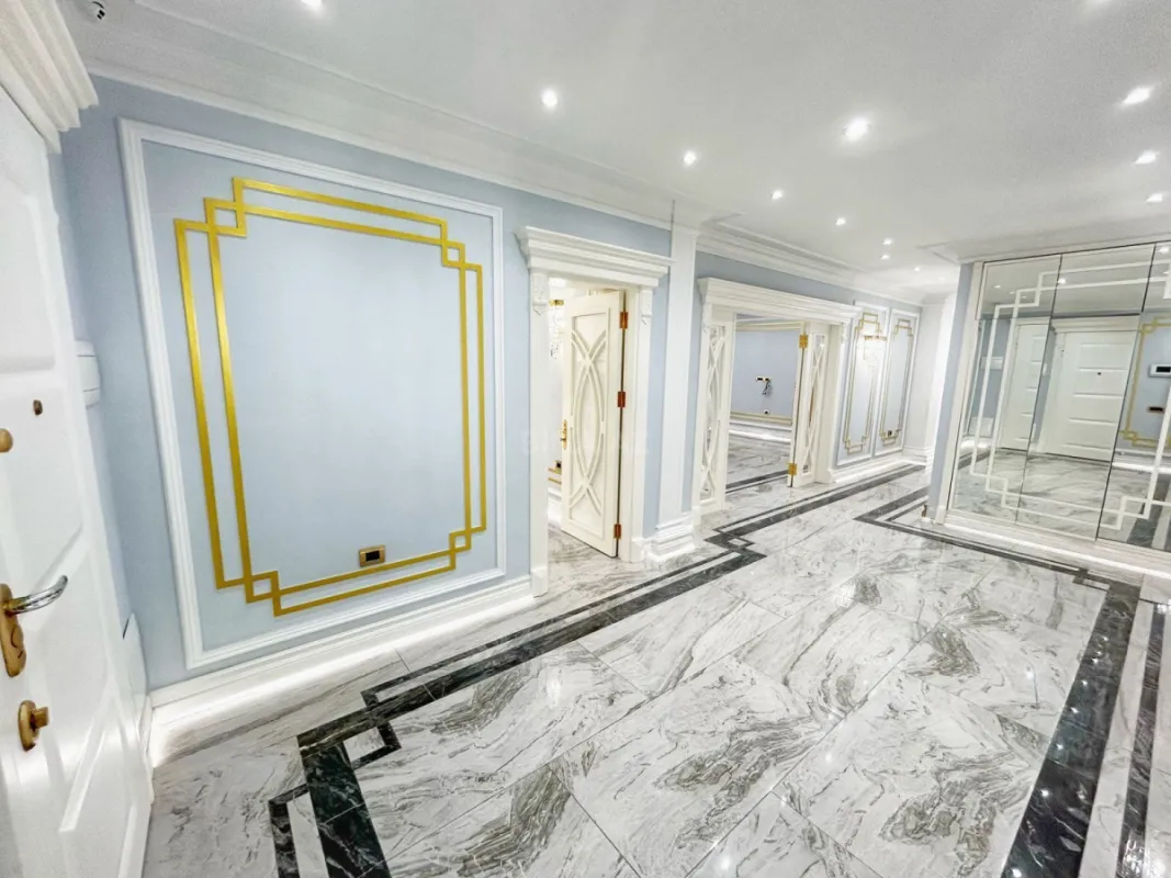 Kirayə verilir 4 otaqlı mənzil 200 m²