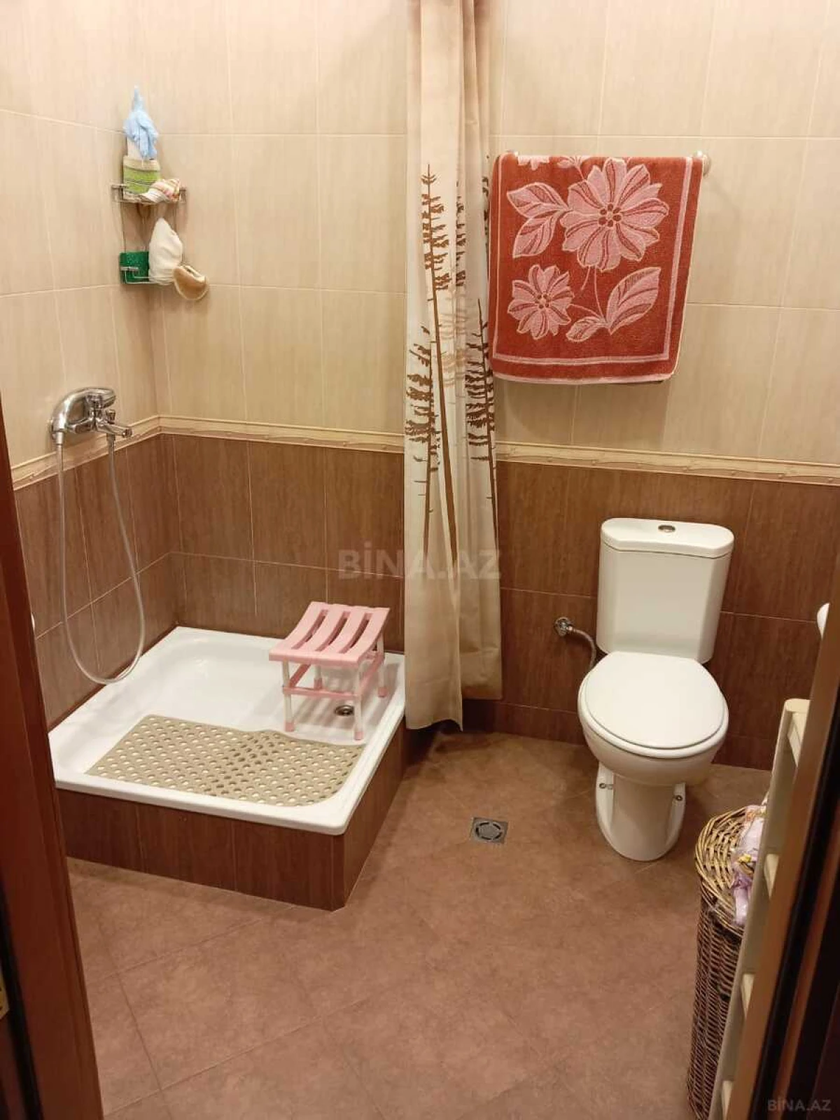 Satılır 4 otaqlı mənzil 155 m²