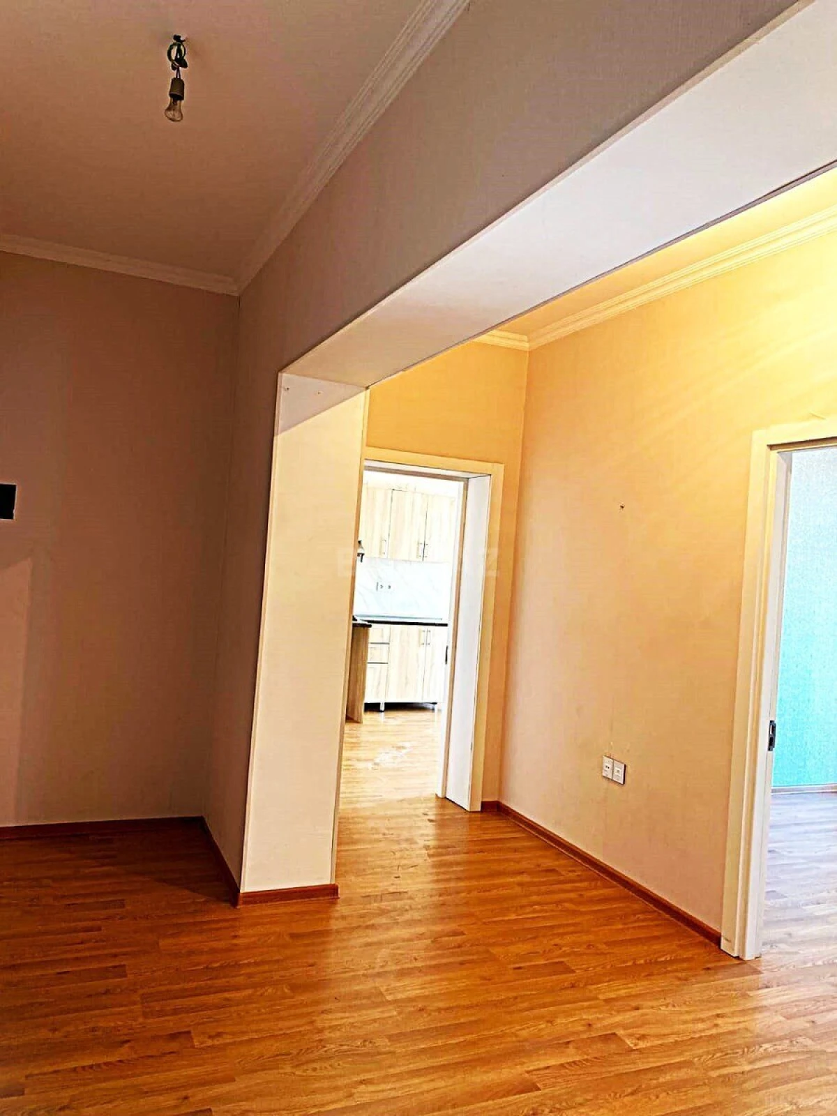 Kirayə verilir 3 otaqlı ofis 66 m²