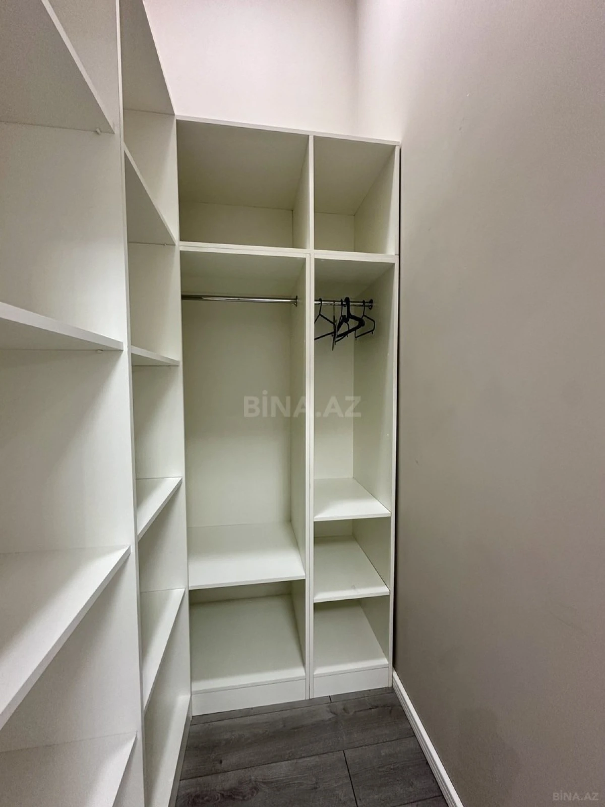 Satılır 5 otaqlı həyət evi 210 m²
