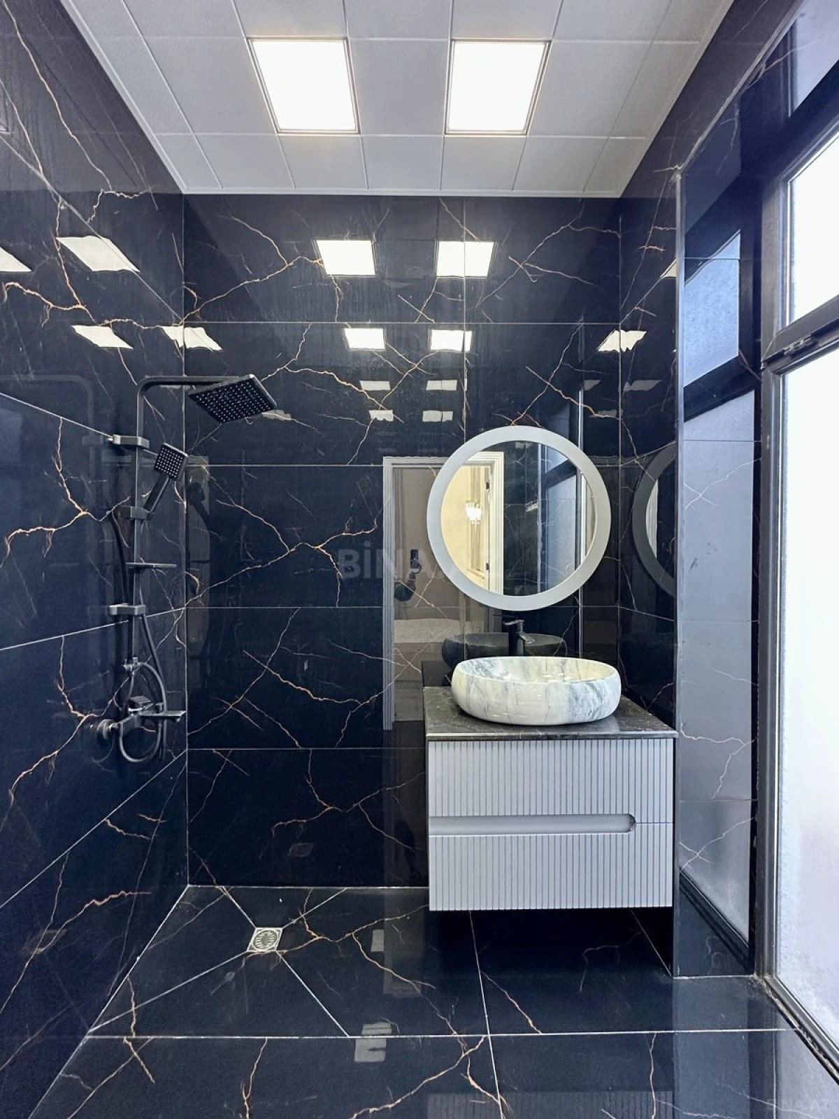 Satılır 5 otaqlı həyət evi 210 m²