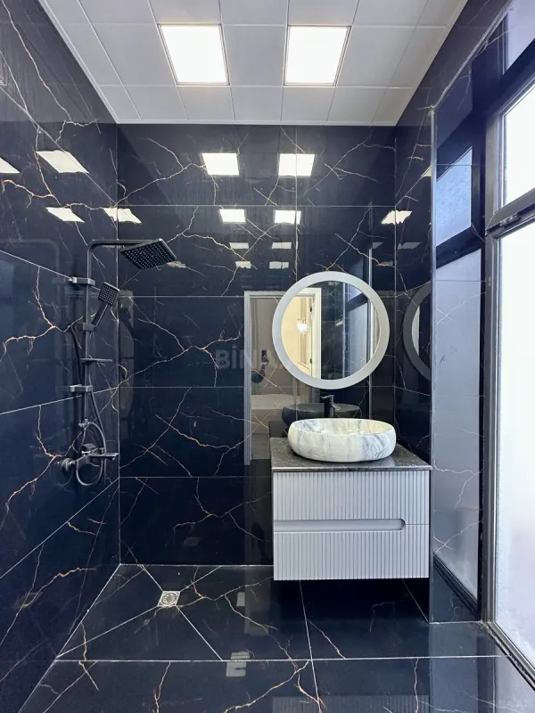 Satılır 5 otaqlı həyət evi 210 m²