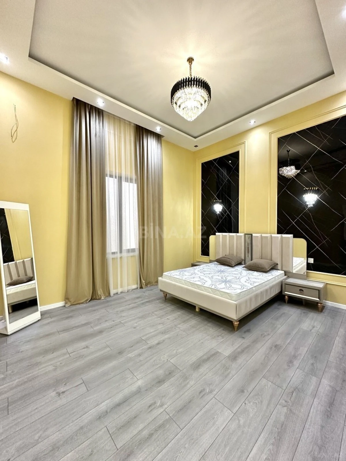 Satılır 5 otaqlı həyət evi 210 m²
