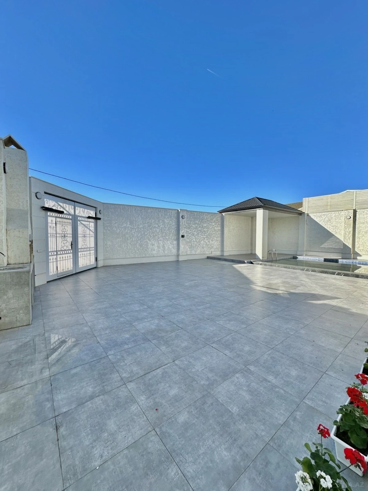 Satılır 5 otaqlı həyət evi 210 m²