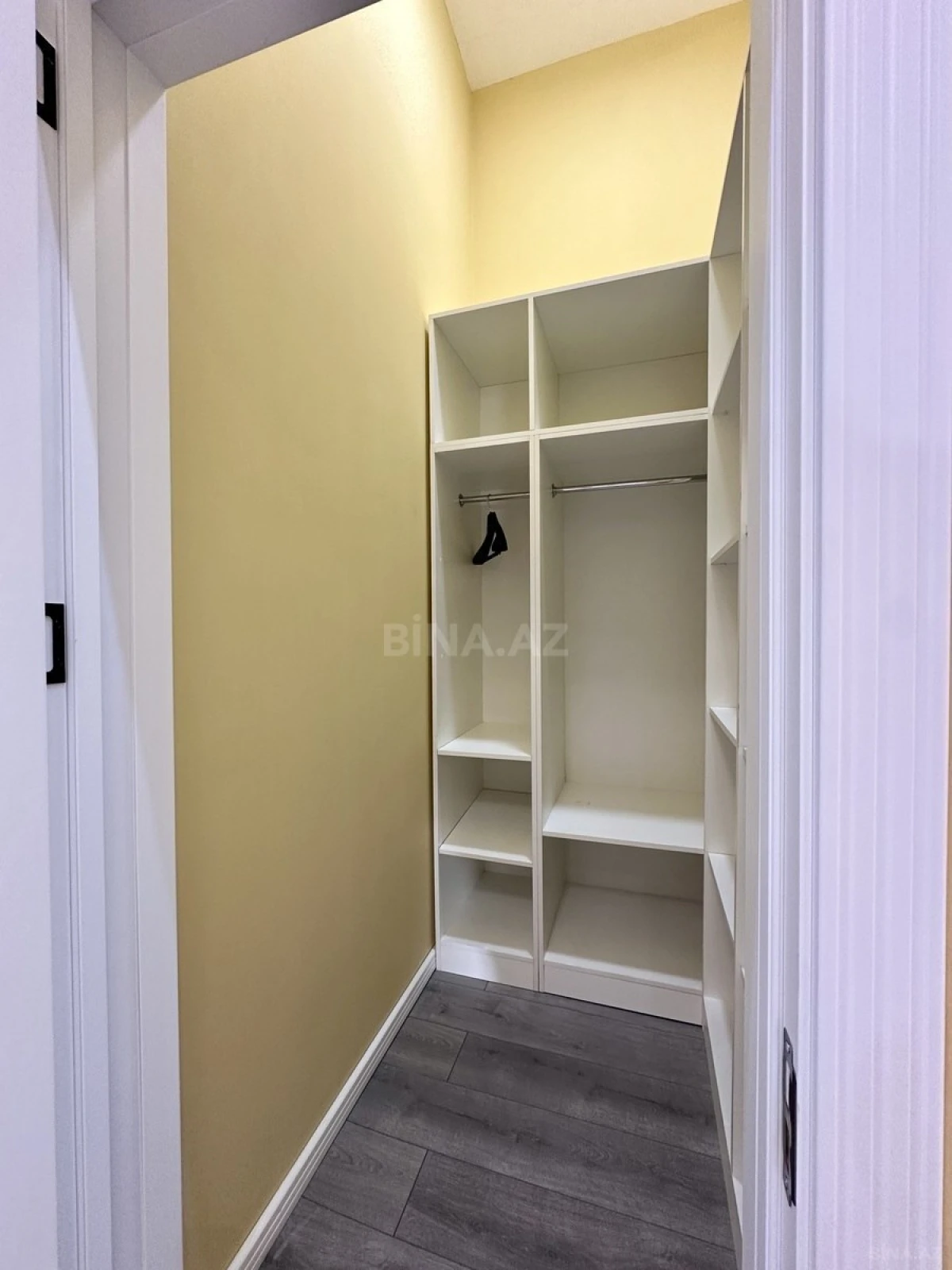 Satılır 5 otaqlı həyət evi 210 m²