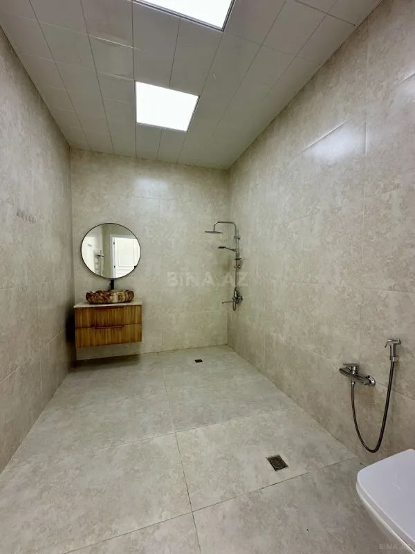 Satılır 5 otaqlı həyət evi 210 m²