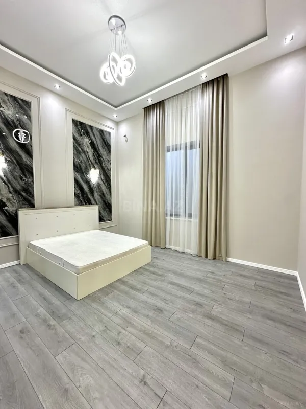Satılır 5 otaqlı həyət evi 210 m²